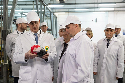 Министр с.-х. Дмитрий Николаевич Патрушев дал оценку агрохолдингу CHUVA в рамках своего рабочего визита в республику Чувашия 18 апреля